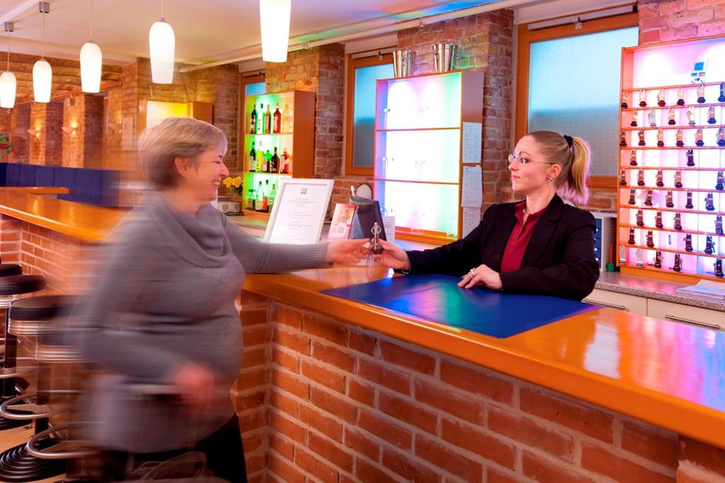 Ibis Styles Berlin City Ost Ресторан фото